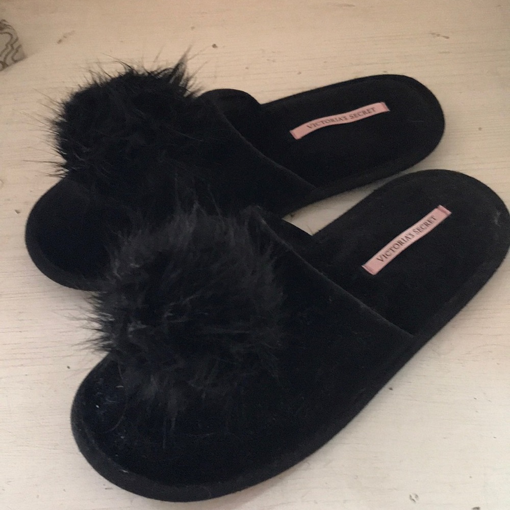 Pop Pom slippers